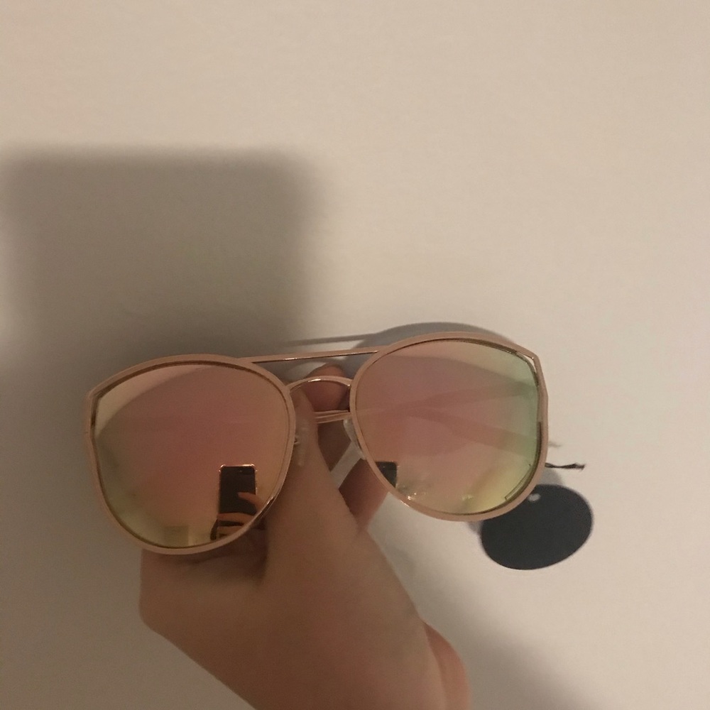 NWT quay australia sunglasses